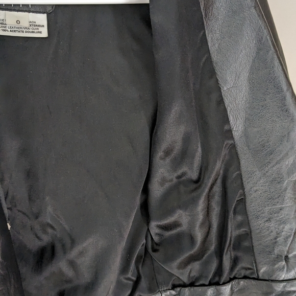 Vintage leather jacket from 1988 originally bought  leather ranch in Calgary - Picture 5 of 6